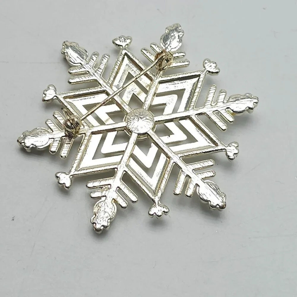 Snowflake Rhinestone Brooch Pin Silver Tone 2 Inch Diameter - Picture 3 of 4